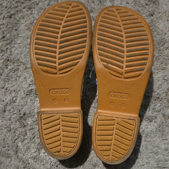 CROCS Women's White Braided Wedge Sandals - Picture 10 of 13